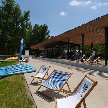 Tente Lodge Pour 5 Personnes En Bordure De La Riviere Allier Au Sein D'Un Petit Camping Saint-Yorre Εξωτερικό φωτογραφία