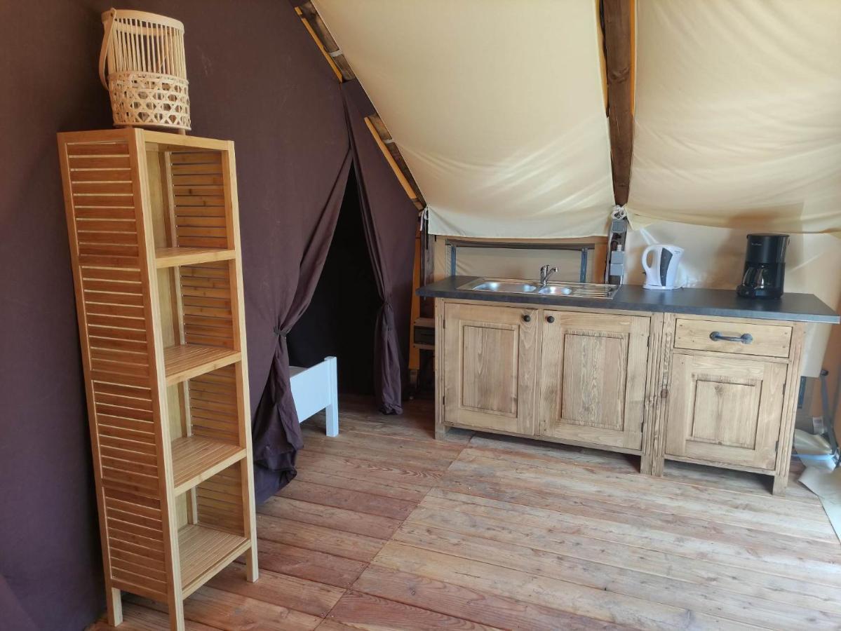Tente Lodge Pour 5 Personnes En Bordure De La Riviere Allier Au Sein D'Un Petit Camping Saint-Yorre Εξωτερικό φωτογραφία